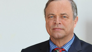 Prof. Hannes Brachat
