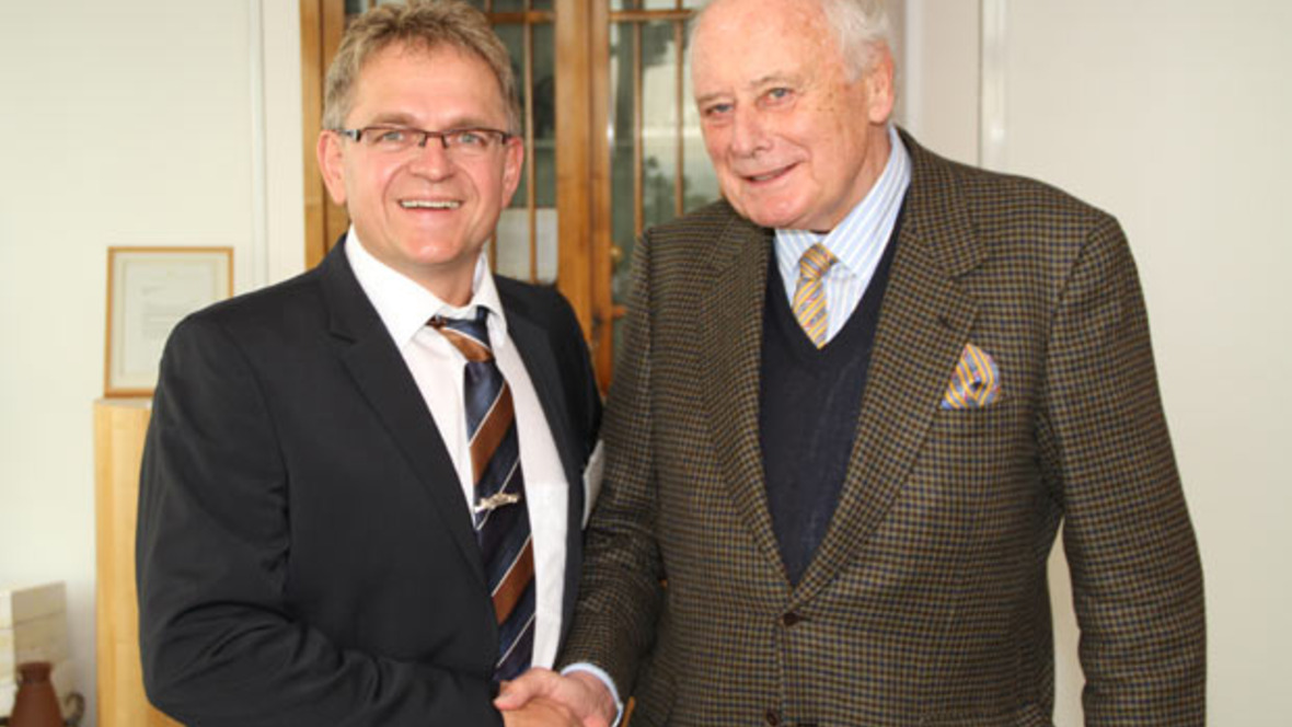 Roland Arnold (l.) und Prof. Reinhold Würth
