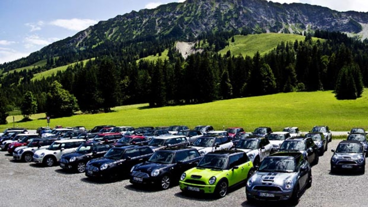 Reisacher bringt 115 Minis on Tour
