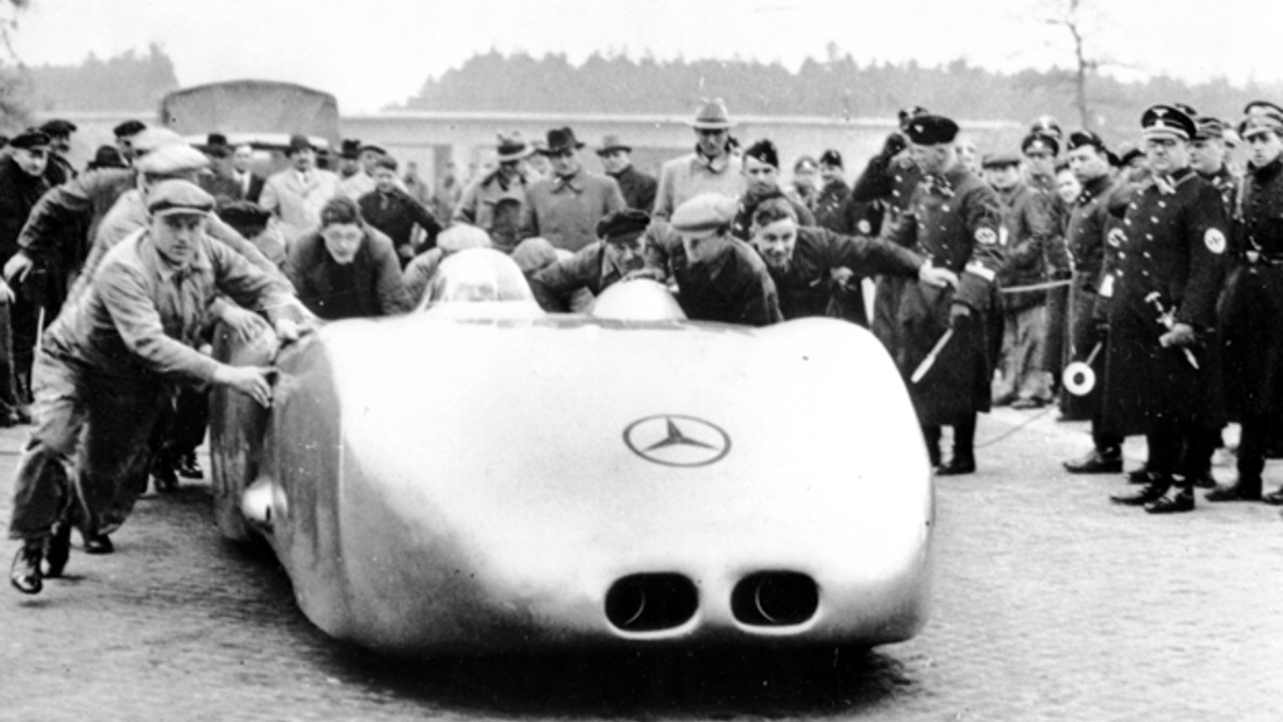 Rudolf Caracciola Geschwindigkeitsweltrekord Silberpfeil Mercedes-Benz W125