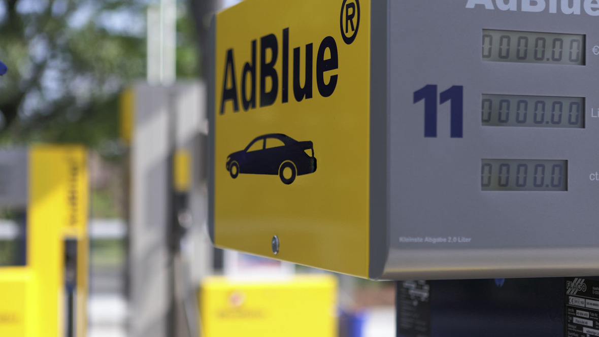 Adblue-Zapfsäule für Pkw an Westfalen-Tankstelle