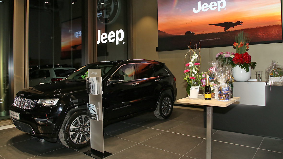 Neuer Citystore In Berlin Eroffnet Autohaus Konig Inszeniert Jeep Autohaus De