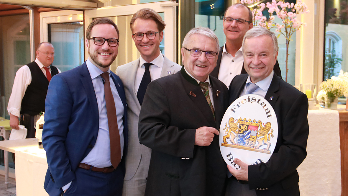 Kroschke/AUTOHAUS: Doppeljubiläum gefeiert - autohaus.de