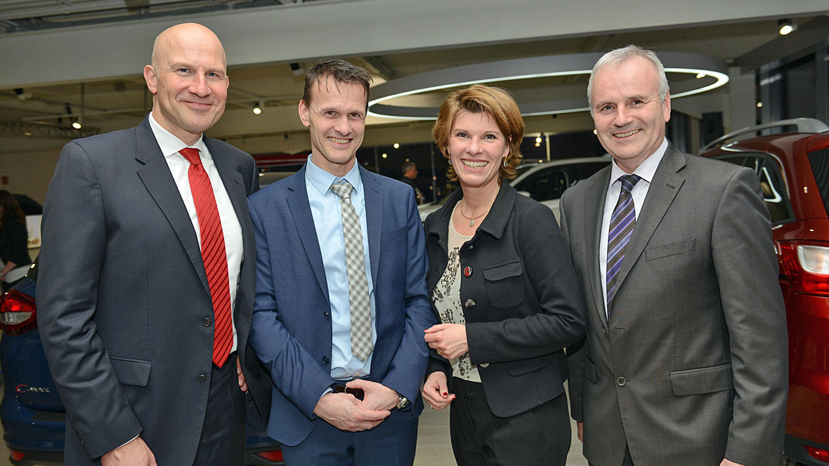Autohaus Lauff Gmbh & Co Kg Ford Volvo Kia Vertragshändler Lauff eröffnet Ford-Store in Moers - autohaus.de