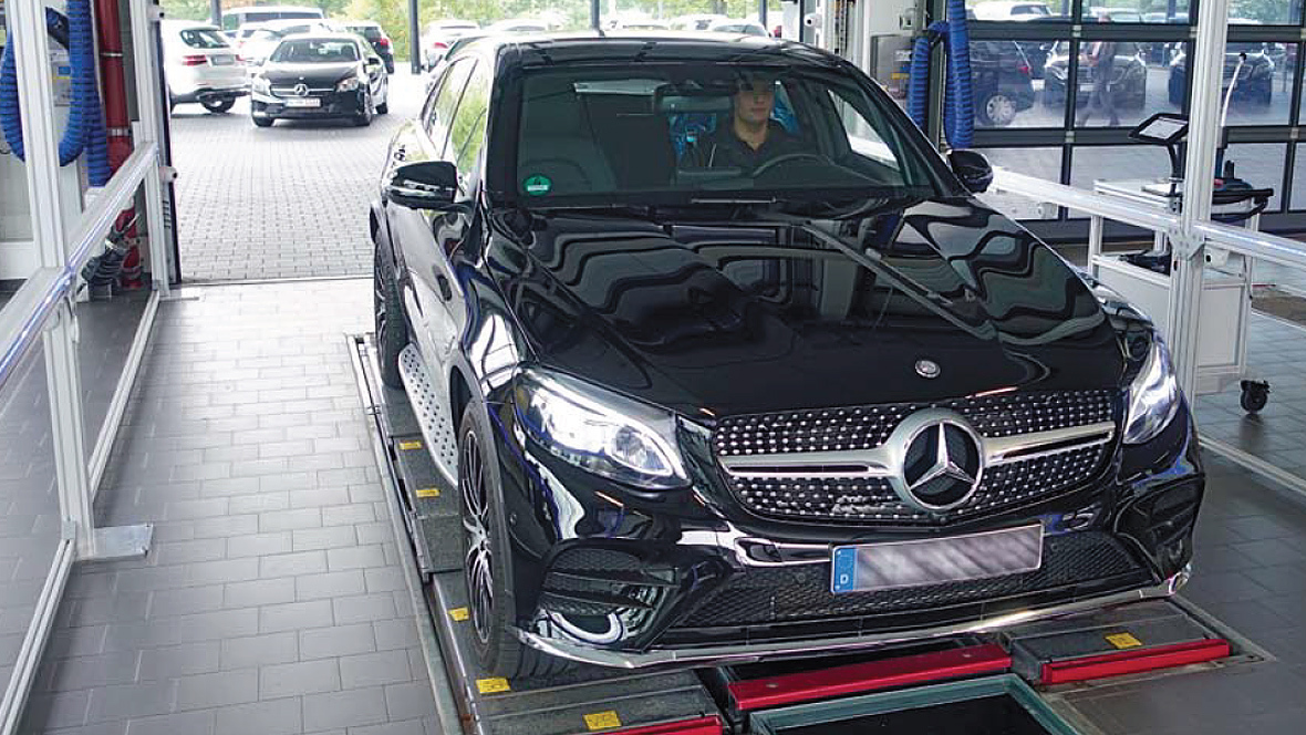 Mercedes-Benz revolutioniert die Dialogannahme