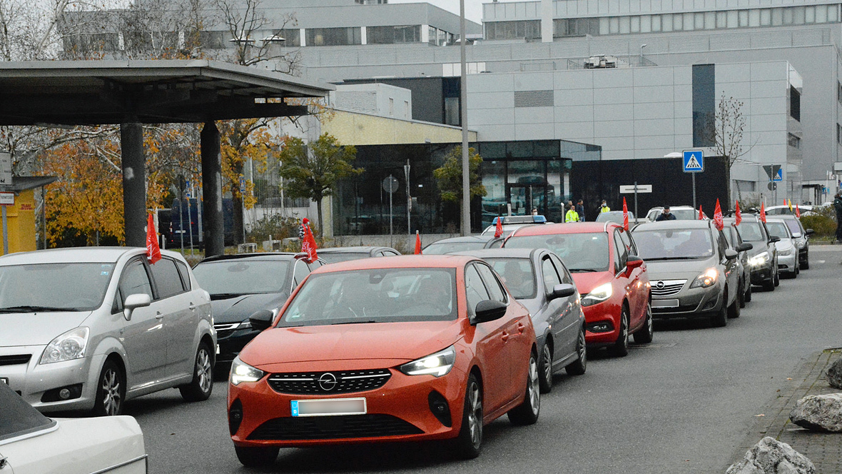 Fur Sichere Arbeitsplatze Opelaner Demonstrieren Mit Autokorso Autohaus De