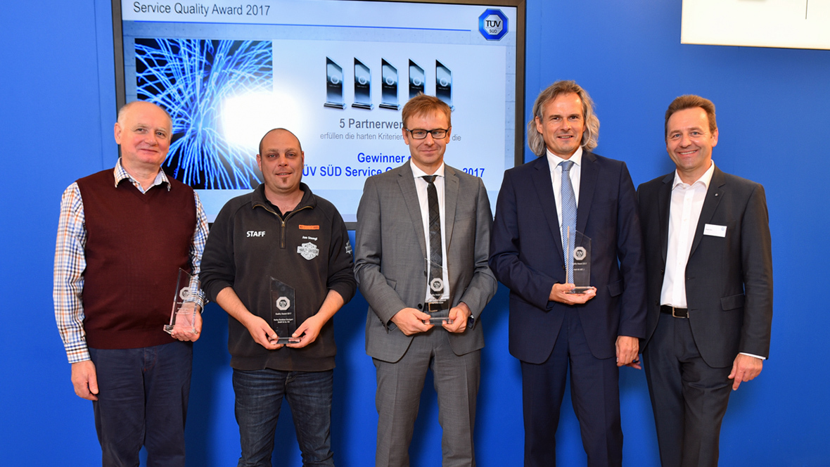 TÜV Süd verleiht \ TÜV Süd verleiht \