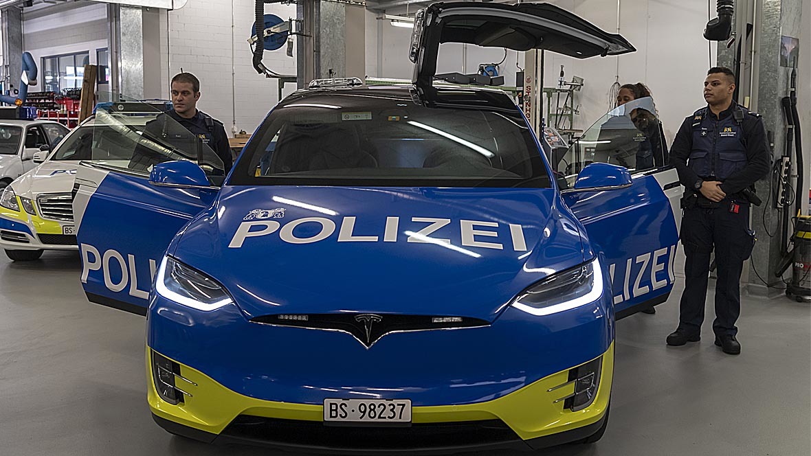Tesla X 100D Polizeifahrzeug Basel