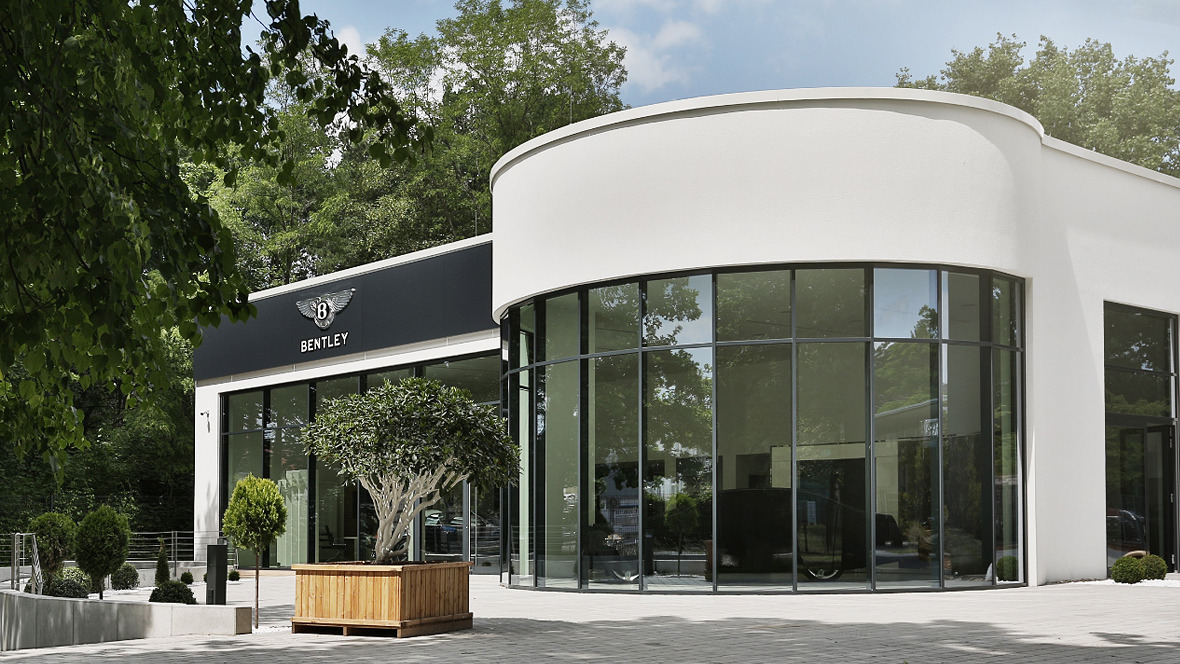 Luxusautos Neuer BentleyShowroom in Dresden autohaus.de
